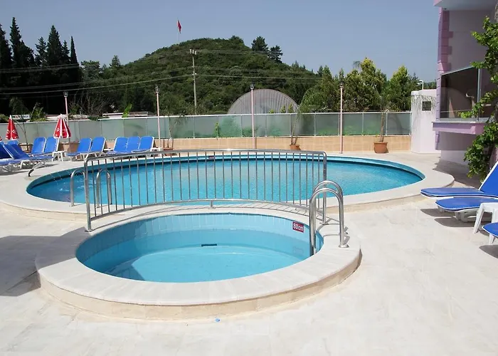 ホテル Rosy マルマリス