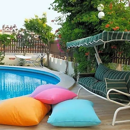 Rosy 3*