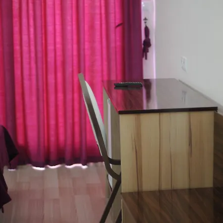 Otel Rosy 2*