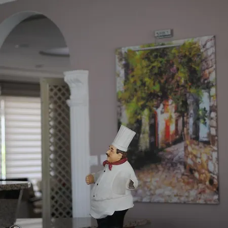 Ξενοδοχείο Rosy 3*