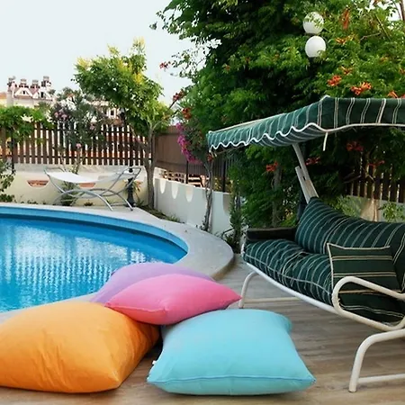 Otel Rosy 2*